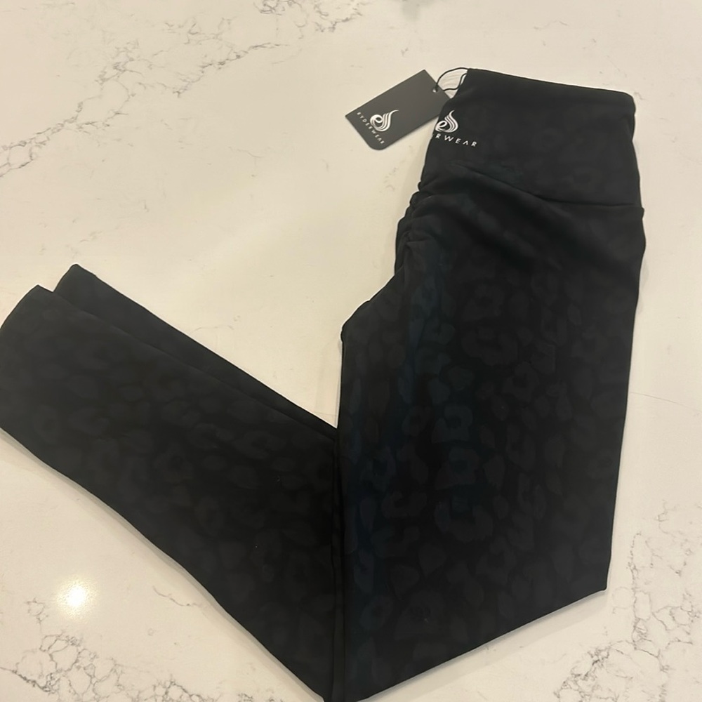 Ryderwear black animal print leopard leggings size medium NEW